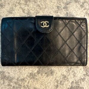 Chanel Vintage 90’s Black Leather diamond stich wallet